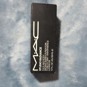 MAC Studio Radiance Foundation- Shade C6 AA0
